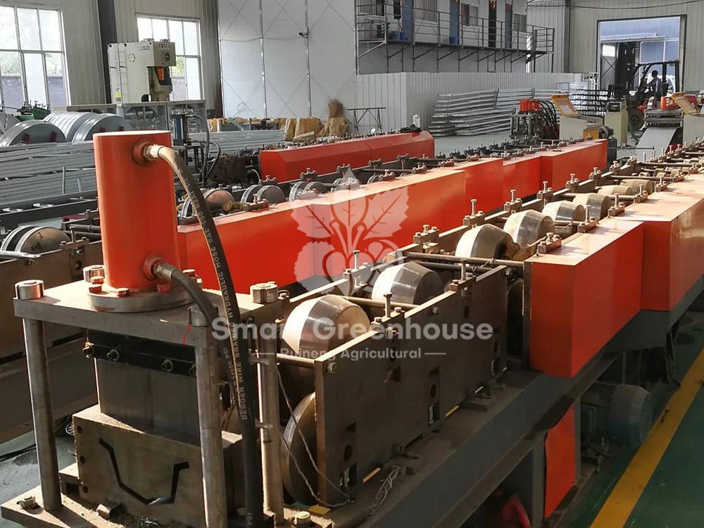 Greenhouse produce machine