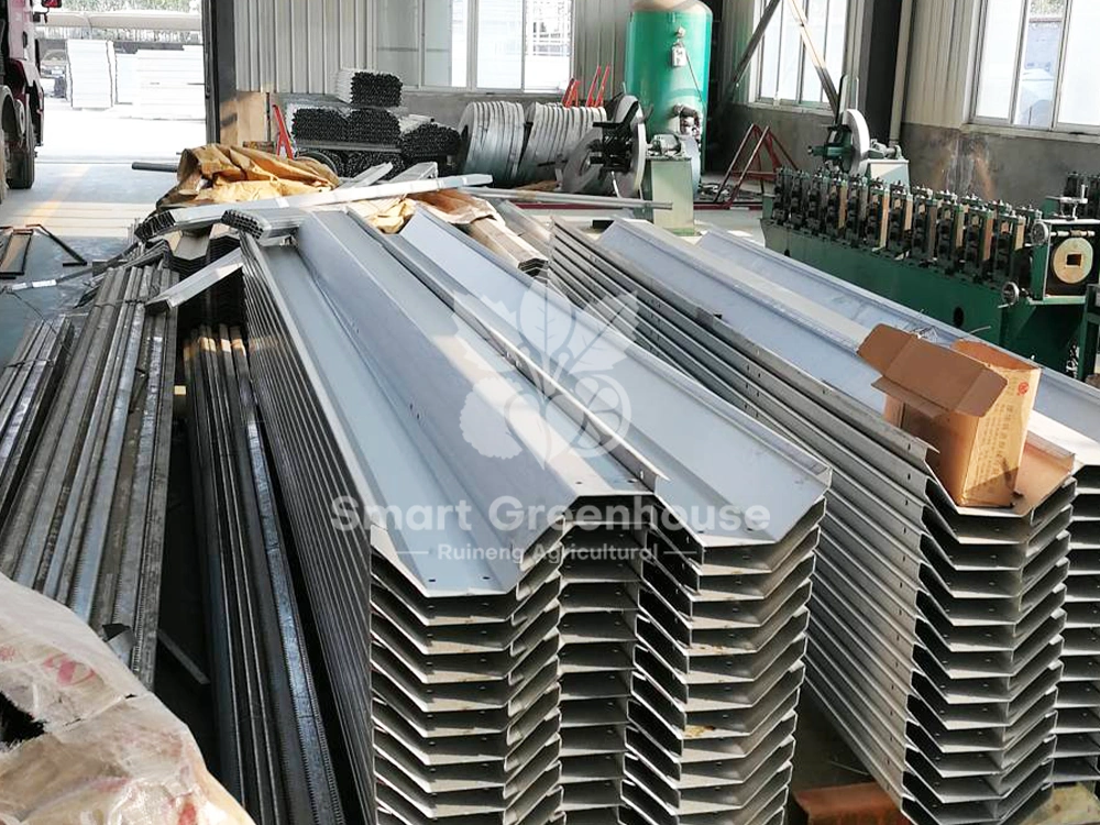 Greenhouse produce machine 